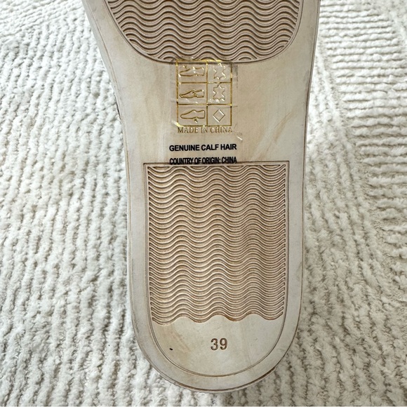 Chocolat Blu Noella Slip On Sneaker Grey Calf Hair Grommet Detail Size 39 US 8 - Picture 8 of 11